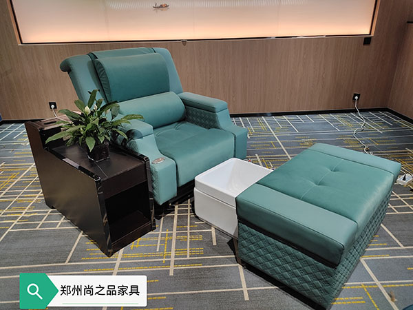 顧客在做足療和按摩時(shí)，優(yōu)秀的技師從來(lái)不問(wèn)力度怎么樣